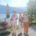 Zwischenstopp in Graun im Vintschgau mit Blick auf den Kirchturm.