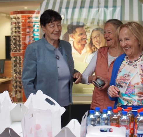 Kuchenstand der SPÖ-Frauen