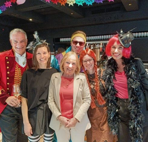 Maskierte Teilnehmer des Kaffeekränzle der SPÖ Frauen Bludenz